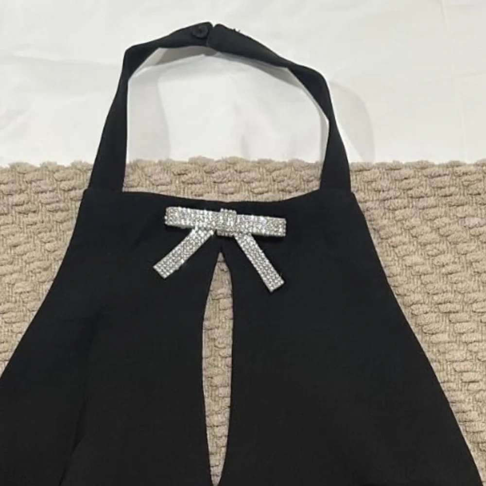 NWOT Black Halter Top Rhinestone Bow Detail Keyhole Going Out Top Size Small - Picture 7 of 9